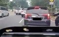 Toyota Calya Mendadak Ambil Kanan, Hadang Laju Ambulans, Perang Mulut Pecah
