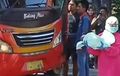 Jabang Bayi Tak Bisa Ditahan, Perempuan Asal Tuban Ini Melahirkan di Dalam Bus Jurusan Surabaya