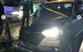 Toyota Avanza Hilang Wajah Kanan, Dipotong Truk, Ulah Sopir Diduga Mabuk
