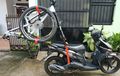 Street Manners:  Resiko Mengintai Berkendara Motor Dengan Bike Rack dan Angkut Sepeda