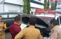Nissan Livina Terpental Dua Meter, Posisi Parkir, Dihantam Wuling Confero Ambulans
