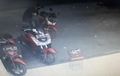 Enggak Sampai 12 Detik, Duo Maling Motor Gondol Honda Vario, Aksinya Terekam Kamera CCTV