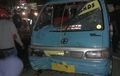 Angkot VS Mio, Bemper dan Kaca Mobil Remuk Ditabrak Remaja 17 Tahun, Lampu Utama Jadi Sasaran Kesalahan