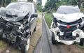 Avanza Adu Muka Dengan Xenia, Muka Sama Rusak Pengemudinya  Luka-luka