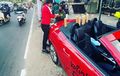 Mercedes-Benz SLK 200 Dijadikan Lapak Jualan Kopi Pinggir Jalan, Netizen: Kopi Mevvah