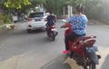 Berkendara Jarak Dekat Apapun Alasannya Wajib Pakai Helm, Ada Aturannya Sob!