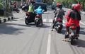 Viral Video Pengendara Motor Tak Pakai Helm di Solo Ngumpet Biar Enggak Kelihatan Polisi, Endingnya Begini