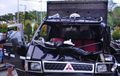 Mitsubishi L300 Bodi Terkelupas Pilar Penyok, Pengemudi Terjepit, Hajar Bak Truk