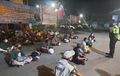 Gelar Razia Operasi Patuh Semeru 2020 di Malam Minggu, Polisi Tilang Puluhan Pengendara Motor di Malang