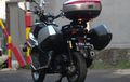 Menimbang Penggunaan Box Atau Tas Touring Pada Skutik Bergaya Touring