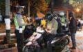 Personel Polres Purwakarta Lakukan Razia Pada Malam Hari, Jaring Puluhan Pelanggar, 30 Motor Disita