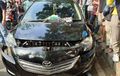 Toyota Vios Bumper Menganga, Seruduk Honda Supra Bentur BeAT, Tiga Luka