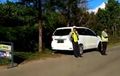 Video Banpol Panas Dingin Dicecar Pertanyaan, Razia Abal-abal di Jalanan Sepi