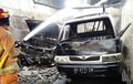 Toko Mebel Terbakar, Dua Unit Mobil Hangus, Penyebab Masih Diselidiki