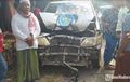 Nissan Serena Rontok Depan, Diterjang Suzuki Satria F150 Makan Jalan, Ngotot Nyalip