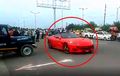 Viral Video Ferrari California GT Nekat Slalom di Tengah Jalan Raya, Tapi yang Kena Sanksi Malah Polisi