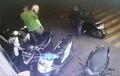 Terekam CCTV, Begini Modus 2 Pemuda Beraksi Lancar Colong Motor dari Parkiran Minimarket