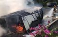 Truk Muatan Bahan Kimia Bikin Gara-gara di Tol Jagorawi, Hangus Dalam Kondisi Terguling