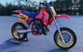 Honda CR500 Jadi Supermoto, Bodi Masih Standar, Tenaga Makin Sangar