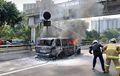 Satu Unit Range Rover Terbakar di Tol Cawang, Korban Bilang Api Muncul dari Sini!