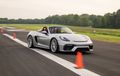 Gadis Berusia 16 Tahun Ini Pecahkan Rekor Slalom Tercepat Menggunakan Porsche 718 Boxster Sypder, Tonton Aksinya Sob!