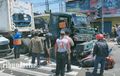 Rem Blong, Truk Trailer Gilas 7 Motor dan 1 Mobil di Lampu Merah, Korban Masih Diliputi Keberuntungan