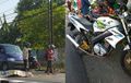 Yamaha NMAX dan V-Ixion Adu Bentur, Bodi Lecet-lecet, Satu Orang Tewas Tergeletak