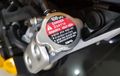 Sepele Tapi Merusak, Ini Efek Pasang Tutup Radiator Motor Tidak Kencang