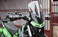 Unik Nih, Kawasaki KLX 250 Pakai Windshield Biar Aman Dipakai Touring