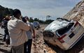 Toyota Calya Nyaris Gepeng, Terjang Bukit Hingga Atap Sentuh Jok, Pengemudi Patah Kaki