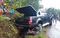Toyota Hilux Tampar Honda Revo, Masuk Kolong Kena Injak Roda, Pecah Ban Balik Arah