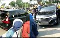 Daihatsu Xenia Bikin Emosi Massa, Terobos Pendemo RUU Cipta Kerja, Bodi Digebukin