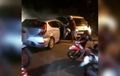Hyundai Avega Hantam Daihatsu Gran Max, Satu Orang Terkapar, Pengemudi Diamuk Massa