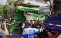 Dump Truk Tak Berbentuk, Hantam Truk Lain dan Yamaha Jupiter Z, Ulah Ngebut di Jalan Menurun