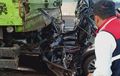 Honda Jazz Terkelupas di Kolong Truk, Empat Orang Tewas, Satu Selamat Berkat Tidur di Bagasi