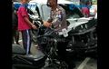 Yamaha NMAX Dan Vario Pecah Bodi, Nyangkut di Bibir Avanza, Terseret Sampai 5 Meter