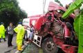 Truk Tangki Pertamina Hancur, Kabin Terjang Pohon, Sempat Senggol Truk Tangki Pertamina Lain