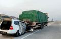 Nissan Grand Livina Tertancap Kolong Truk, Depan Terkelupas, Anggota DPRD Tewas
