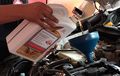 Bukan Tanpa Alasan, Ini Sebabnya Pemakaian Angin Kompresor Dilarang Saat Ganti Oli Mesin