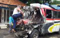 Mitsubishi Colt FE71 Terkoyak di Tol Cipali, Tumbuk Truk Tronton, 10 Orang Meregang Nyawa
