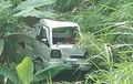 Suzuki Carry Terjun ke Jurang, Ringsek di Semak, Pengemudi Dicari-cari