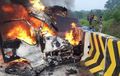 Isuzu Elf Terburai, Terjang Truk Lalu Terbakar, Tiga Orang Tewas Terpanggang