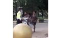 Kocak! Enggak Terima Ditilang Polisi, Bocah Ini Ngamuk Sampai Banting Honda BeAT