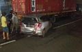 Honda Jazz Nyangkut di Truk Trailer Mogok, Dari Belakang Masih Disambar Yamaha Jupiter Z