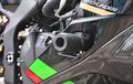 Kawasaki Ninja ZX-25R Bodi Mau Aman Saat Jatuh? Pasang Aksesori Ini