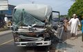 Isuzu Elf NLR Giga Hancur Tak Berbentuk, Kabin Terpotong, Sosor Truk Parkir