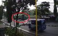 Honda Vario Tergeletak Gara-gara Oleng, Truk Gagal Banting Setir, Pemotor Tewas Terkapar