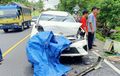 Daihatsu Ayla Luluh Lantak, Kecelakaan Karambol Ulah Mitsubishi L300, Dua Motor Terlibat
