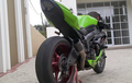 Anti Mainstream Kawasaki Ninja ZX-6R Ini Templok Pelek Moge Lain