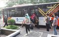 Viral, Seorang Penumpang Mencuri Botol Hand Sanitizer di Bus Transjakarta, Tonton Videonya